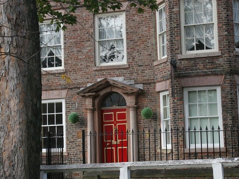 Sir William Fox Town House Hotel South Shields Exterior photo